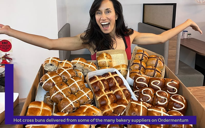 800000 hot cross buns-1