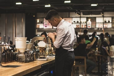 how-to-manage-cafe-staff